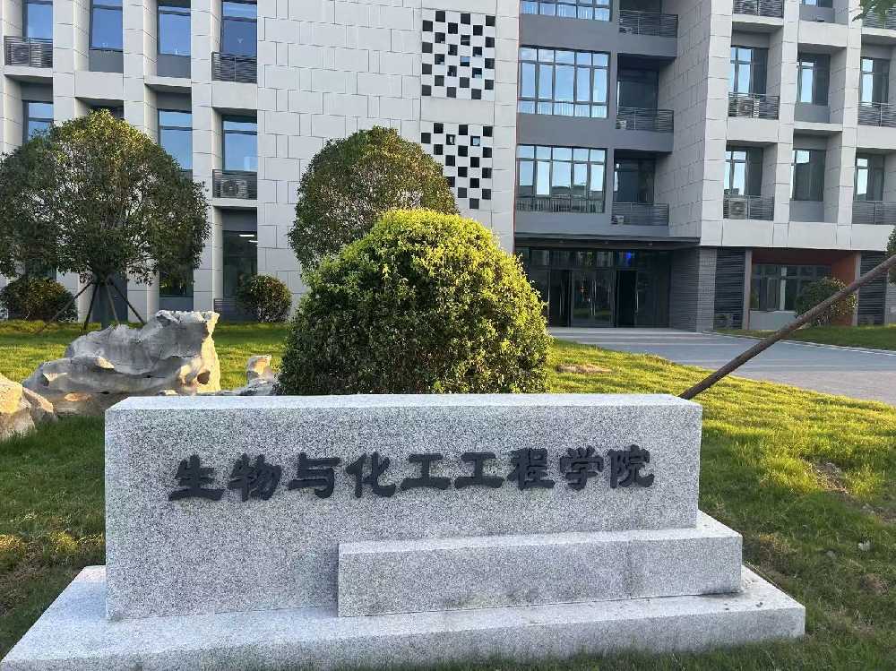 保定扬州职业大学体育场高杆灯项目
